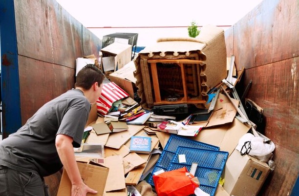 The Economics of Same-Day Junk Removal: Saving Money and Adding Value